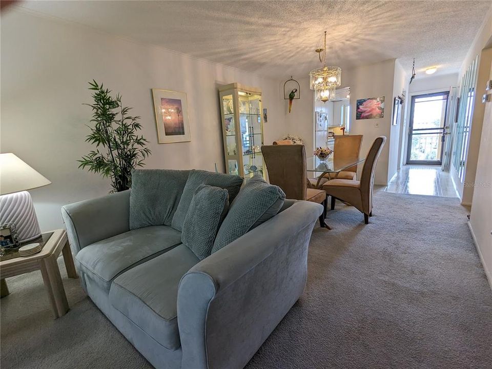 Active With Contract: $74,900 (2 beds, 1 baths, 960 Square Feet)