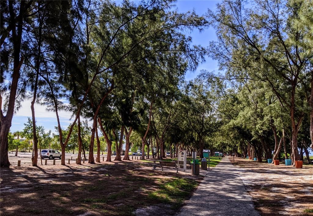 Active With Contract: $74,900 (2 beds, 1 baths, 960 Square Feet)