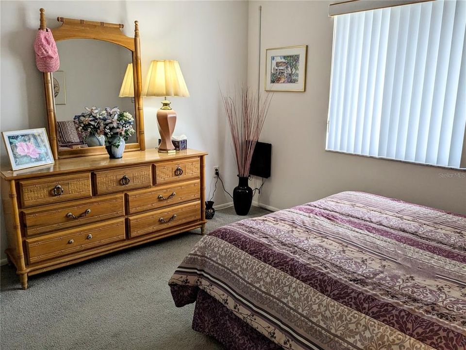 Active With Contract: $74,900 (2 beds, 1 baths, 960 Square Feet)