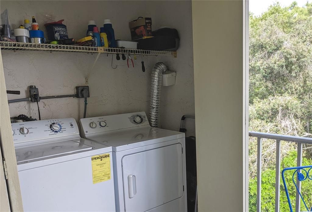 Active With Contract: $74,900 (2 beds, 1 baths, 960 Square Feet)