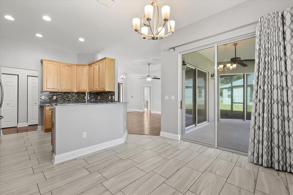 На продажу: $324,900 (2 спален, 2 ванн, 1719 Квадратных фут)