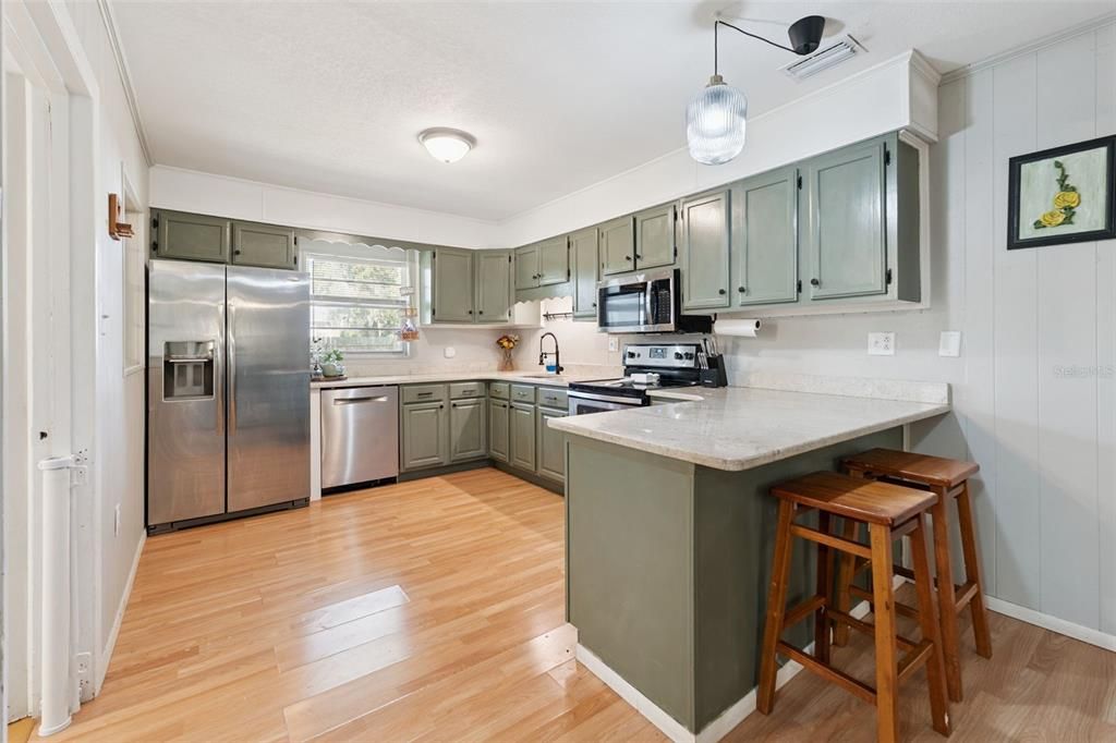 For Sale: $275,000 (3 beds, 1 baths, 1612 Square Feet)