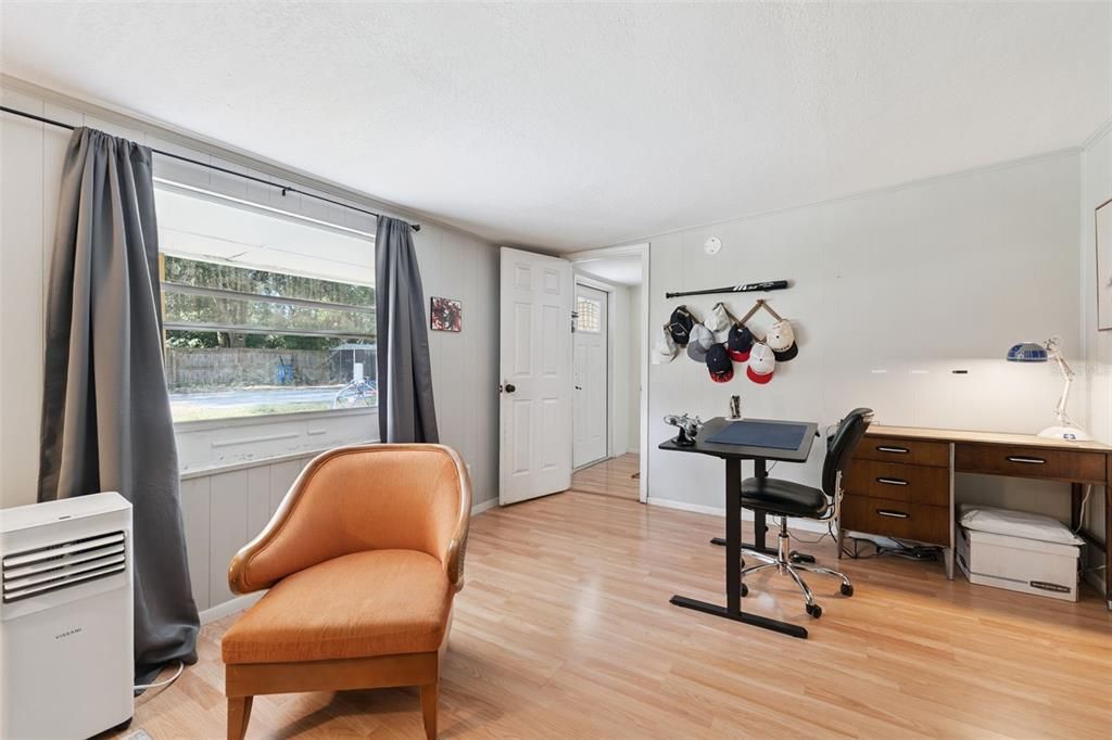 For Sale: $275,000 (3 beds, 1 baths, 1612 Square Feet)