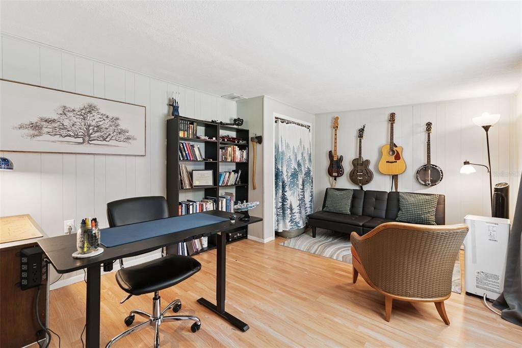 For Sale: $275,000 (3 beds, 1 baths, 1612 Square Feet)