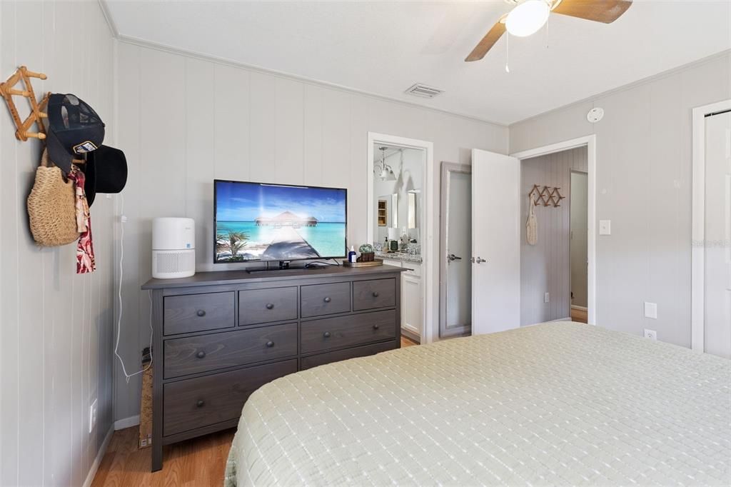 For Sale: $275,000 (3 beds, 1 baths, 1612 Square Feet)