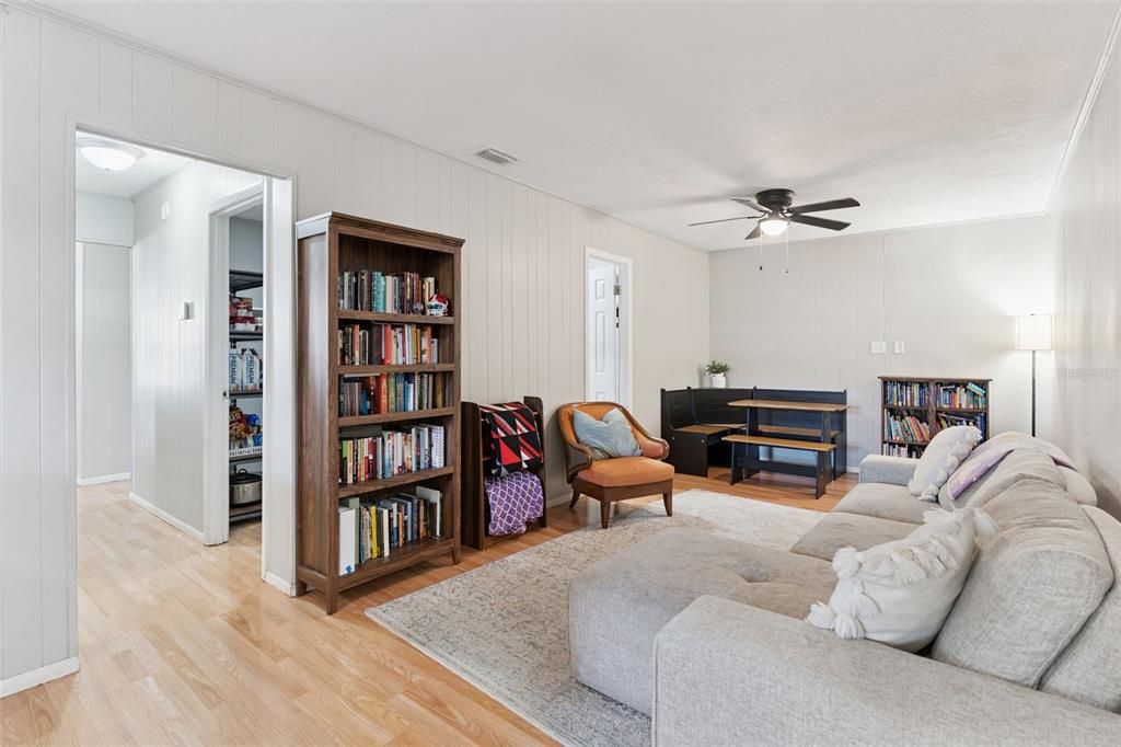 For Sale: $275,000 (3 beds, 1 baths, 1612 Square Feet)