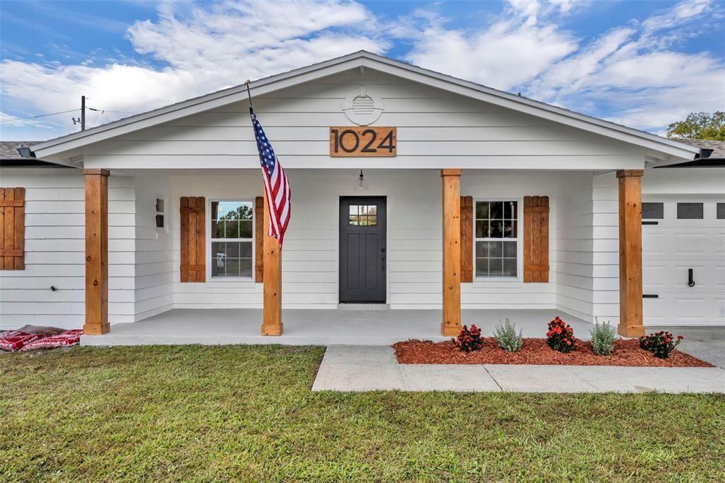 合同活跃: $349,900 (3 贝兹, 2 浴室, 1112 平方英尺)