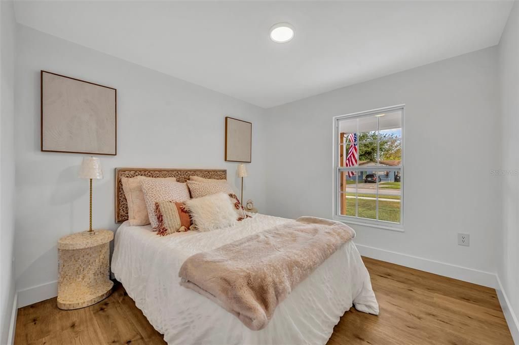 合同活跃: $349,900 (3 贝兹, 2 浴室, 1112 平方英尺)