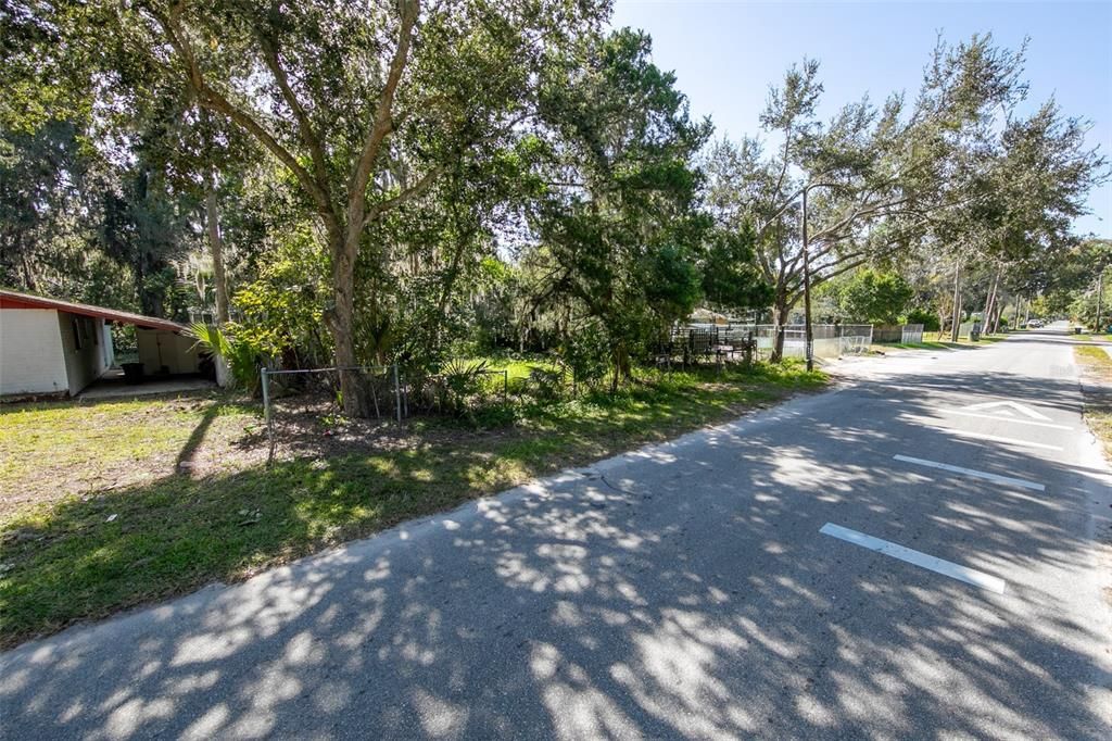 待售: $39,000 (0.11 acres)