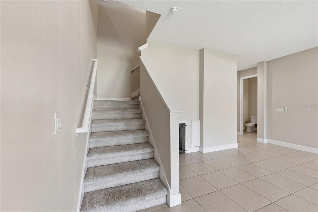 待售: $690,000 (6 贝兹, 4 浴室, 4368 平方英尺)