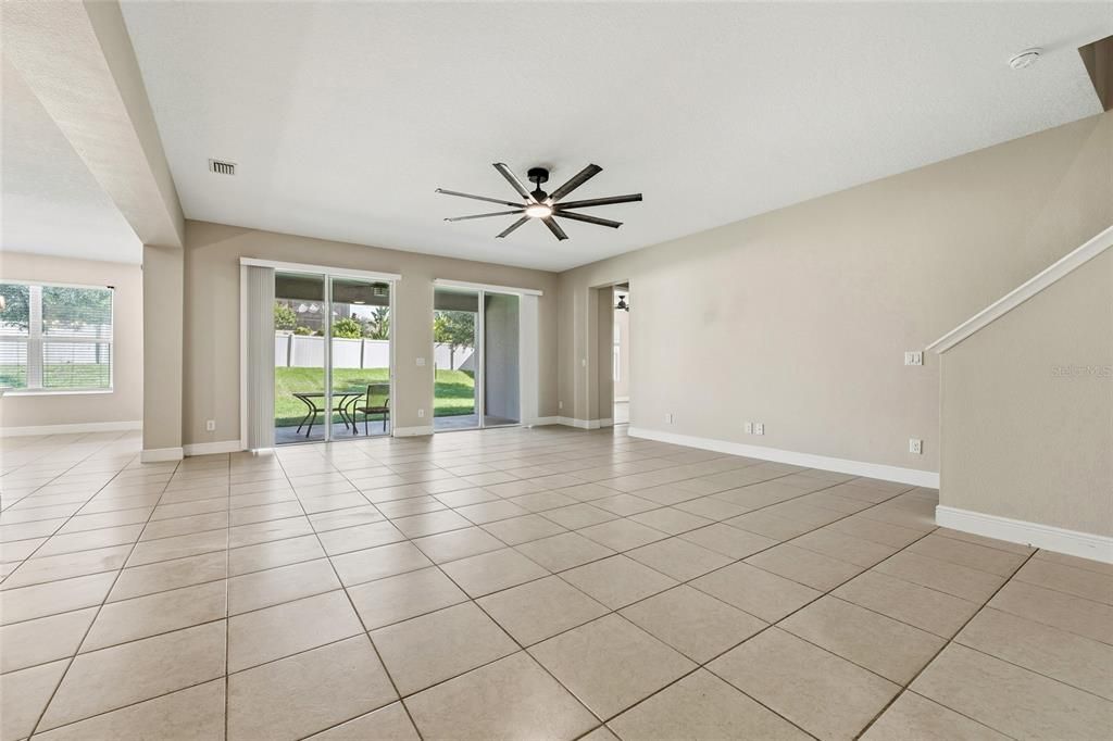 待售: $690,000 (6 贝兹, 4 浴室, 4368 平方英尺)