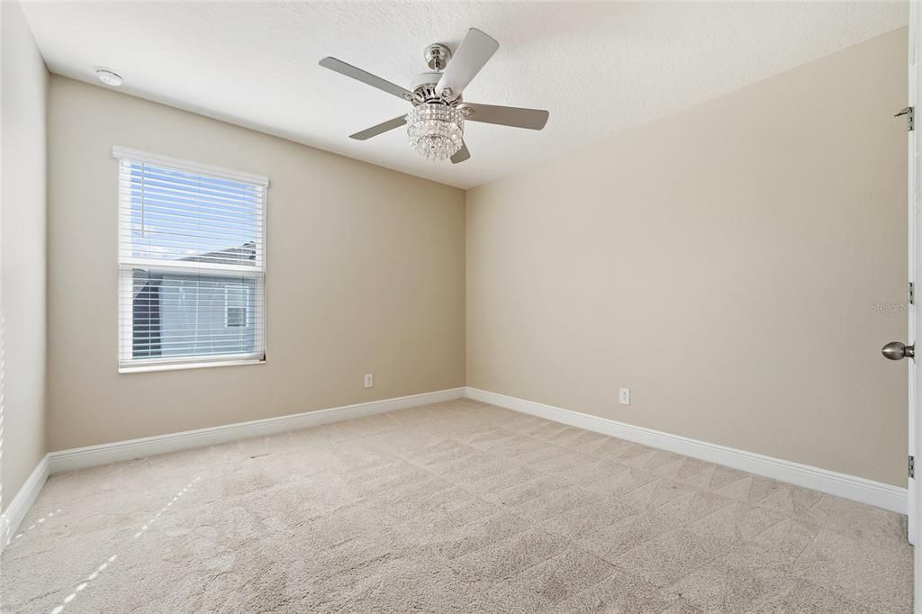 待售: $690,000 (6 贝兹, 4 浴室, 4368 平方英尺)