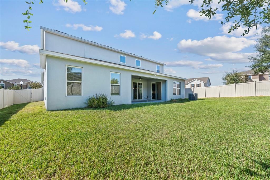 待售: $690,000 (6 贝兹, 4 浴室, 4368 平方英尺)