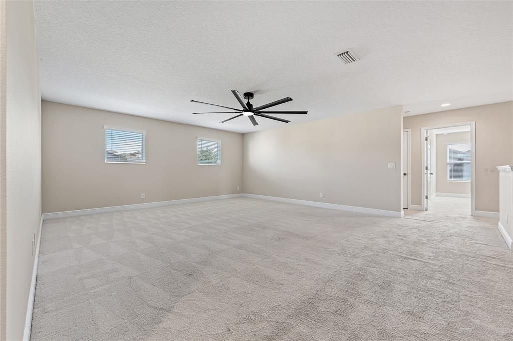 待售: $690,000 (6 贝兹, 4 浴室, 4368 平方英尺)