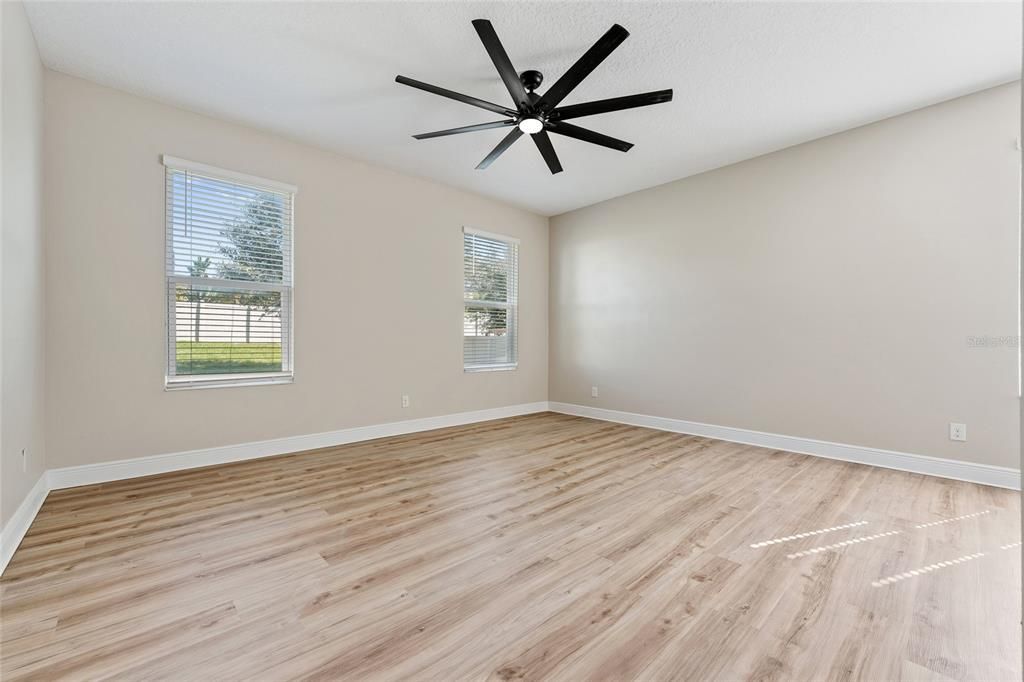 待售: $690,000 (6 贝兹, 4 浴室, 4368 平方英尺)