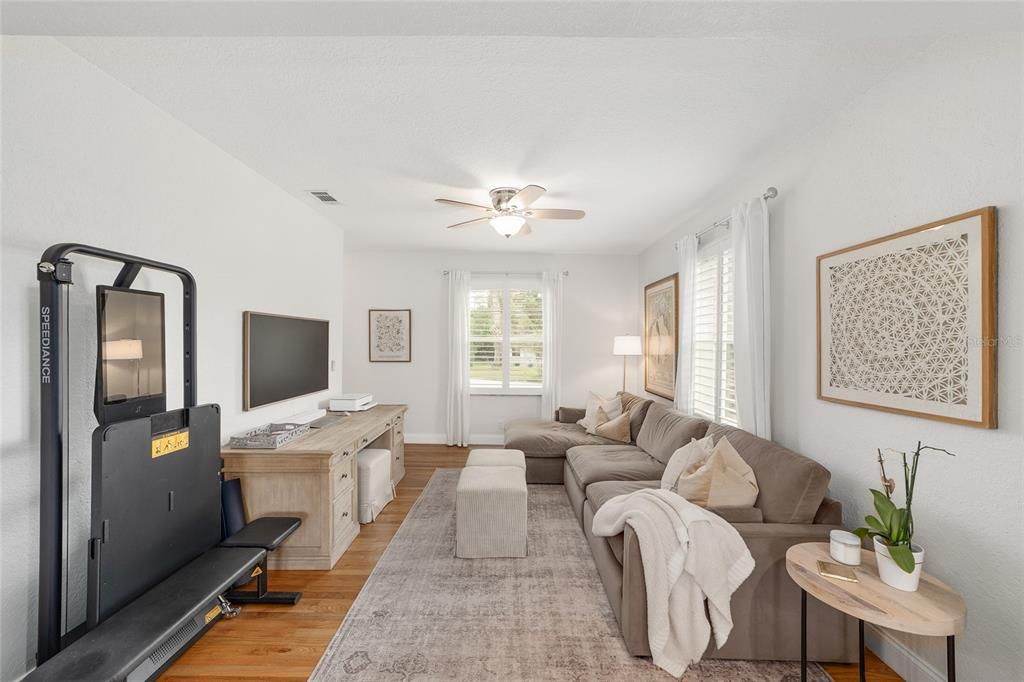 En Venta: $849,000 (4 camas, 3 baños, 3018 Pies cuadrados)