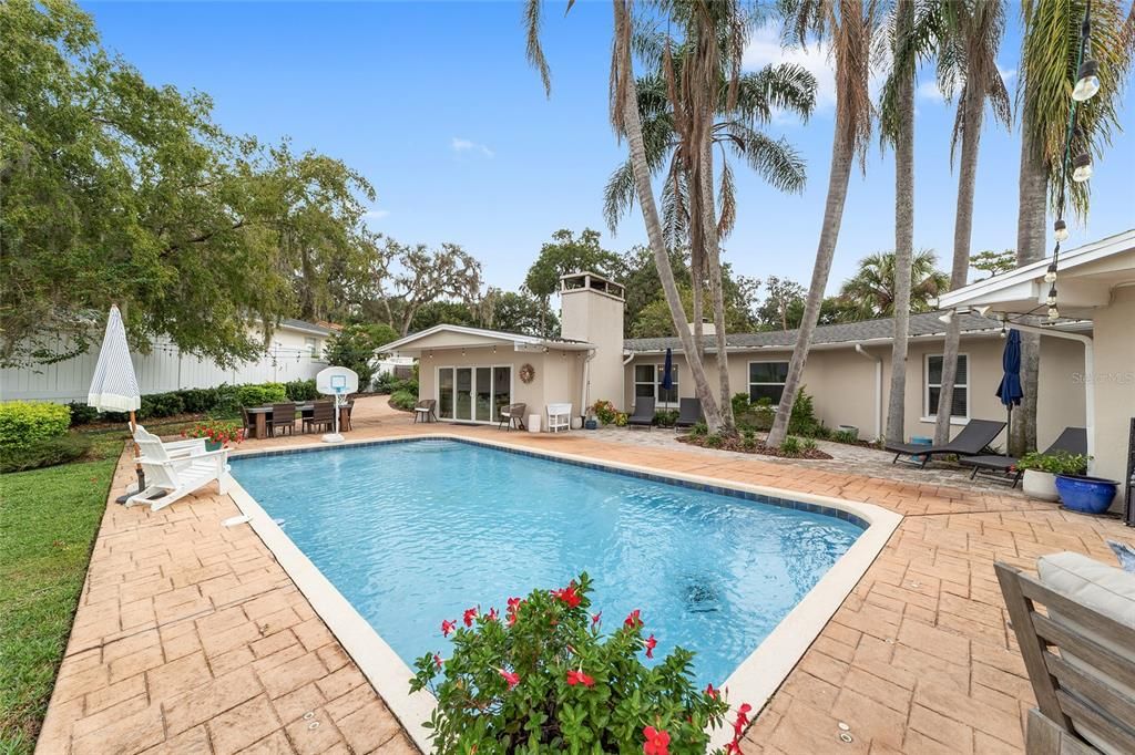 En Venta: $849,000 (4 camas, 3 baños, 3018 Pies cuadrados)