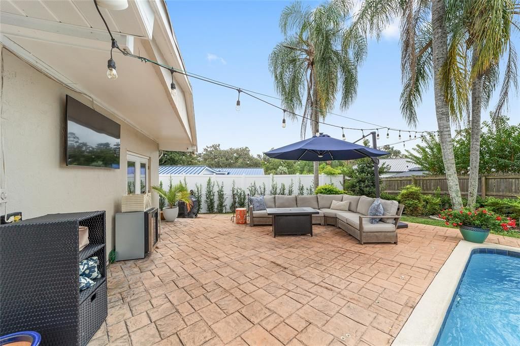 En Venta: $849,000 (4 camas, 3 baños, 3018 Pies cuadrados)