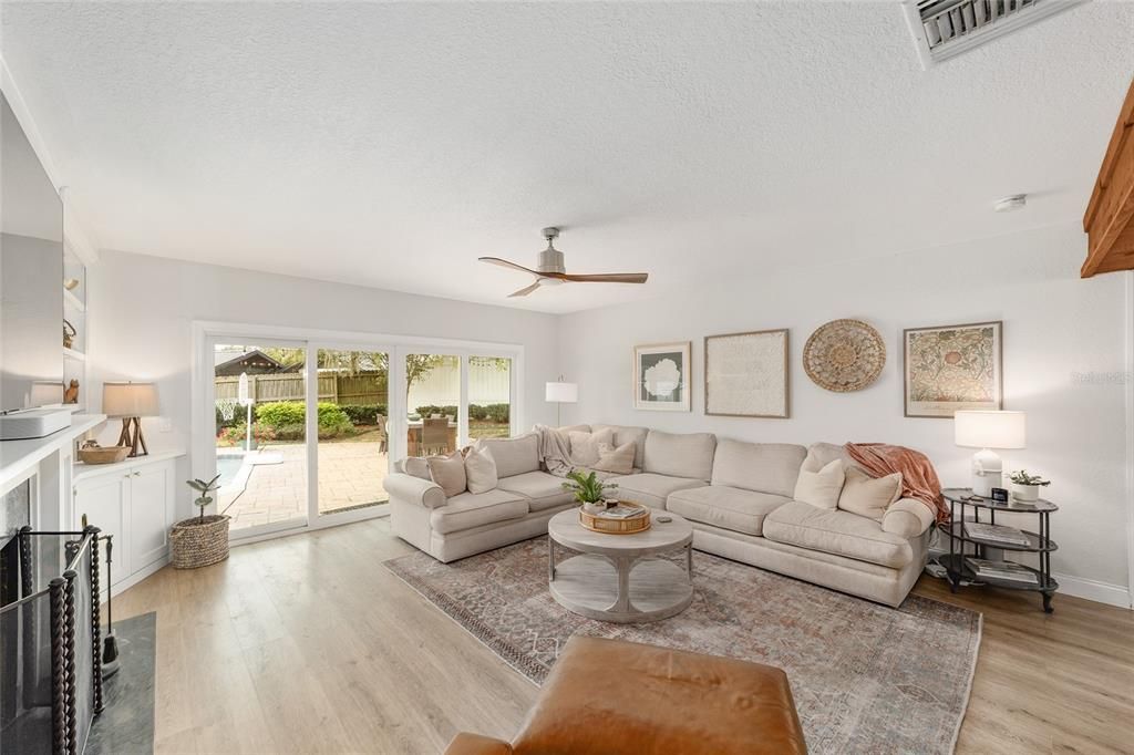 En Venta: $849,000 (4 camas, 3 baños, 3018 Pies cuadrados)