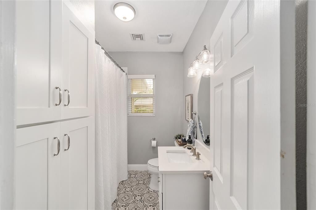 En Venta: $849,000 (4 camas, 3 baños, 3018 Pies cuadrados)