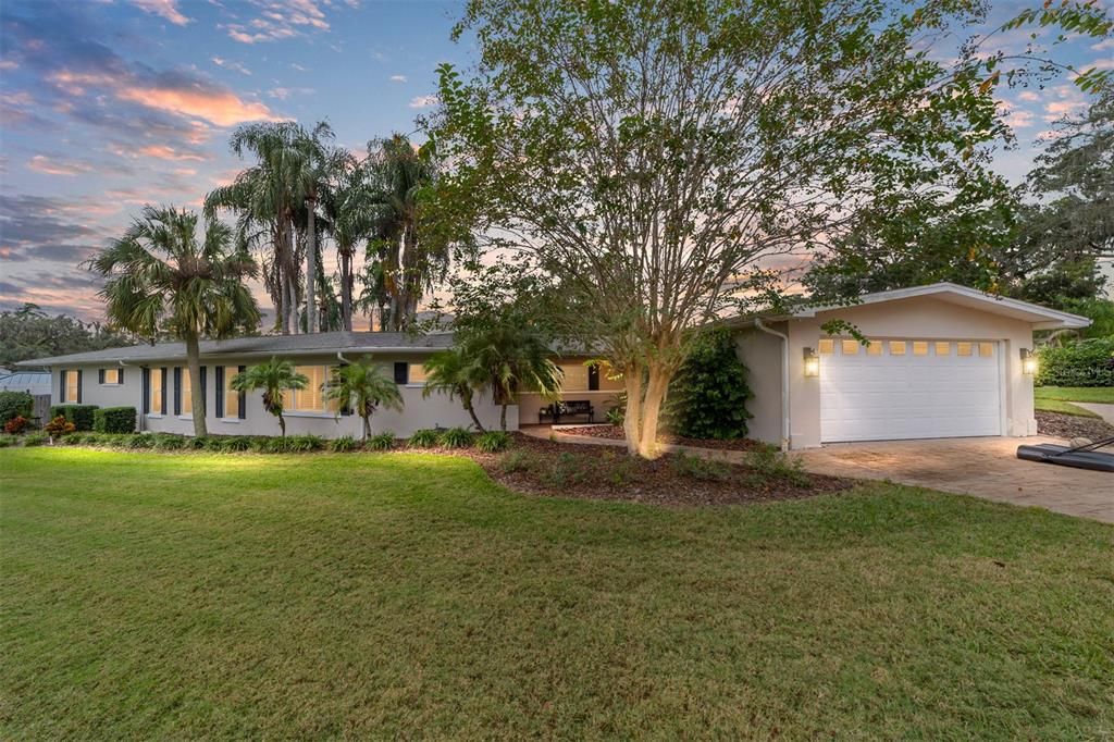 En Venta: $849,000 (4 camas, 3 baños, 3018 Pies cuadrados)