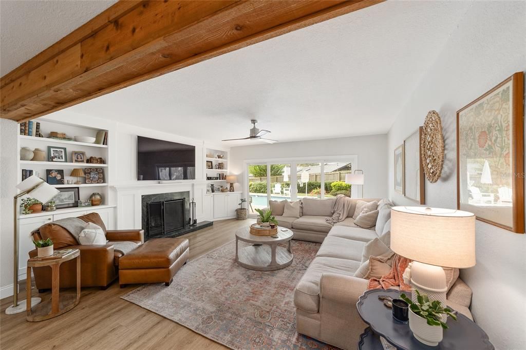 En Venta: $849,000 (4 camas, 3 baños, 3018 Pies cuadrados)