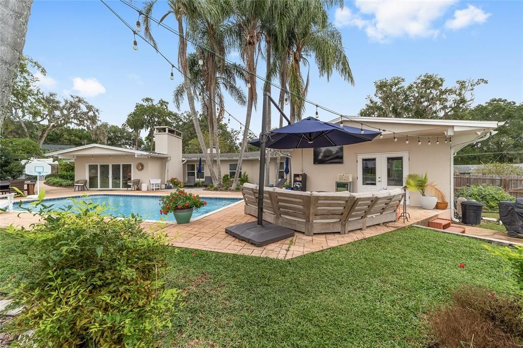 En Venta: $849,000 (4 camas, 3 baños, 3018 Pies cuadrados)