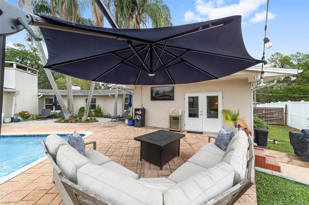 En Venta: $849,000 (4 camas, 3 baños, 3018 Pies cuadrados)