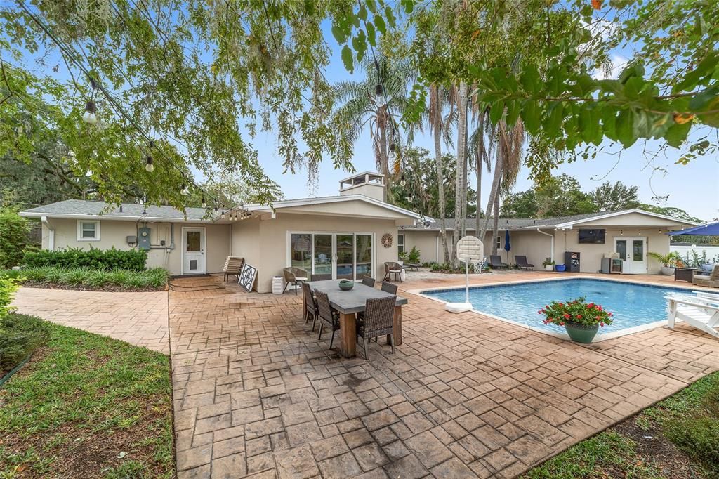 En Venta: $849,000 (4 camas, 3 baños, 3018 Pies cuadrados)