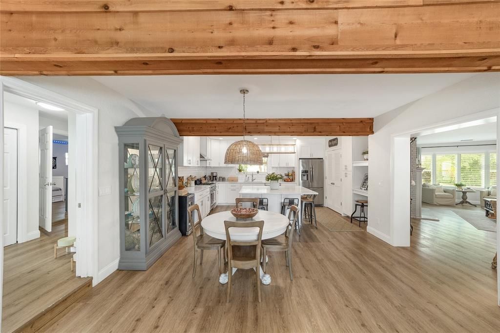 En Venta: $849,000 (4 camas, 3 baños, 3018 Pies cuadrados)