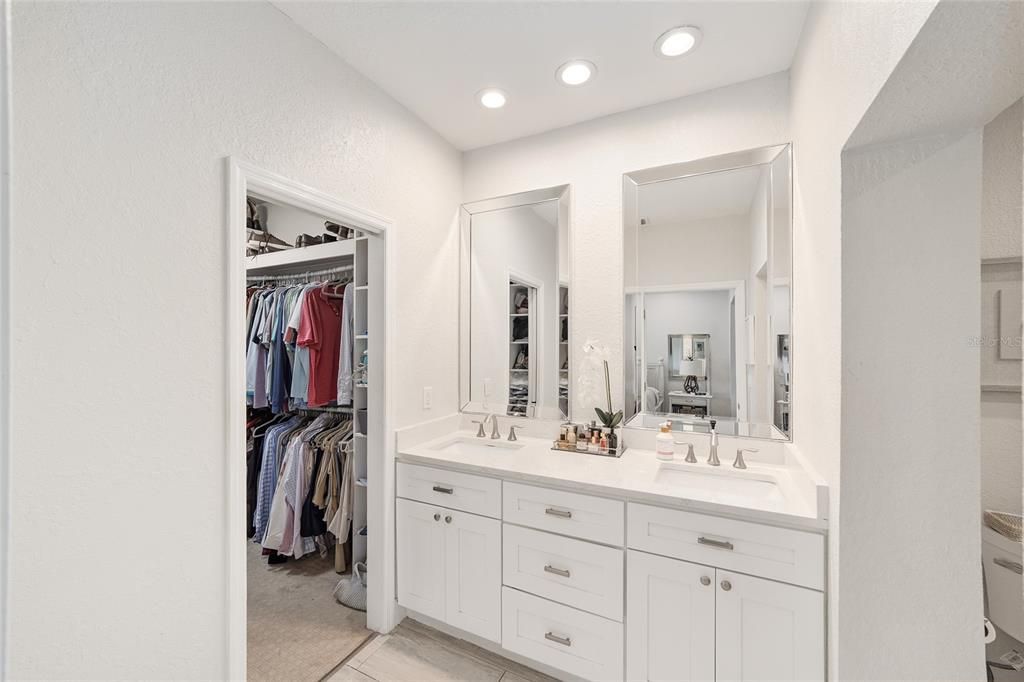 En Venta: $849,000 (4 camas, 3 baños, 3018 Pies cuadrados)