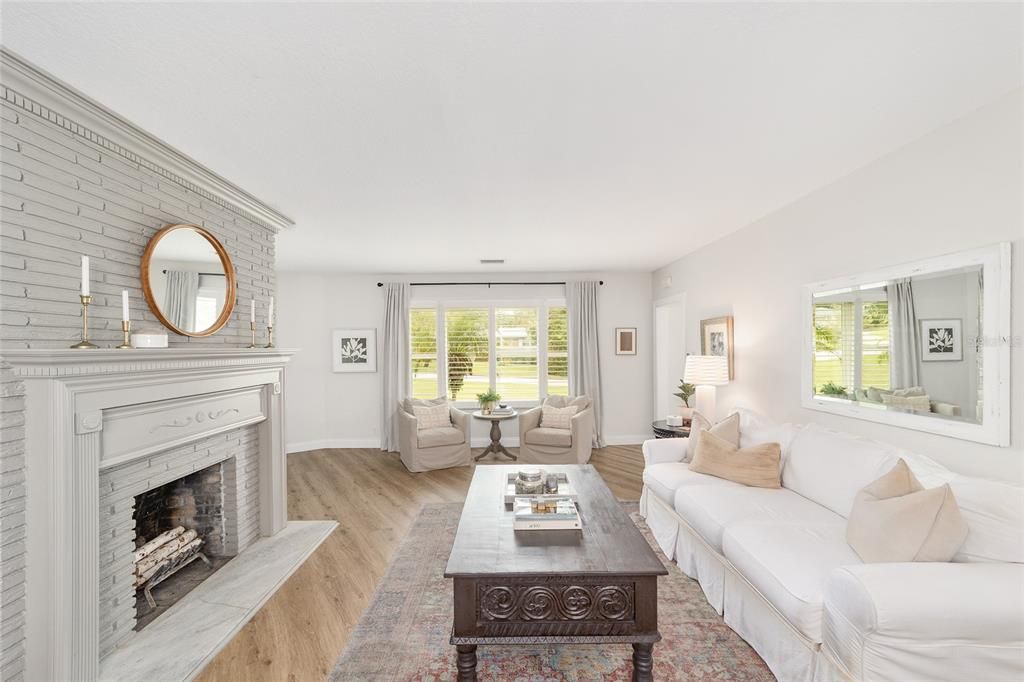 En Venta: $849,000 (4 camas, 3 baños, 3018 Pies cuadrados)