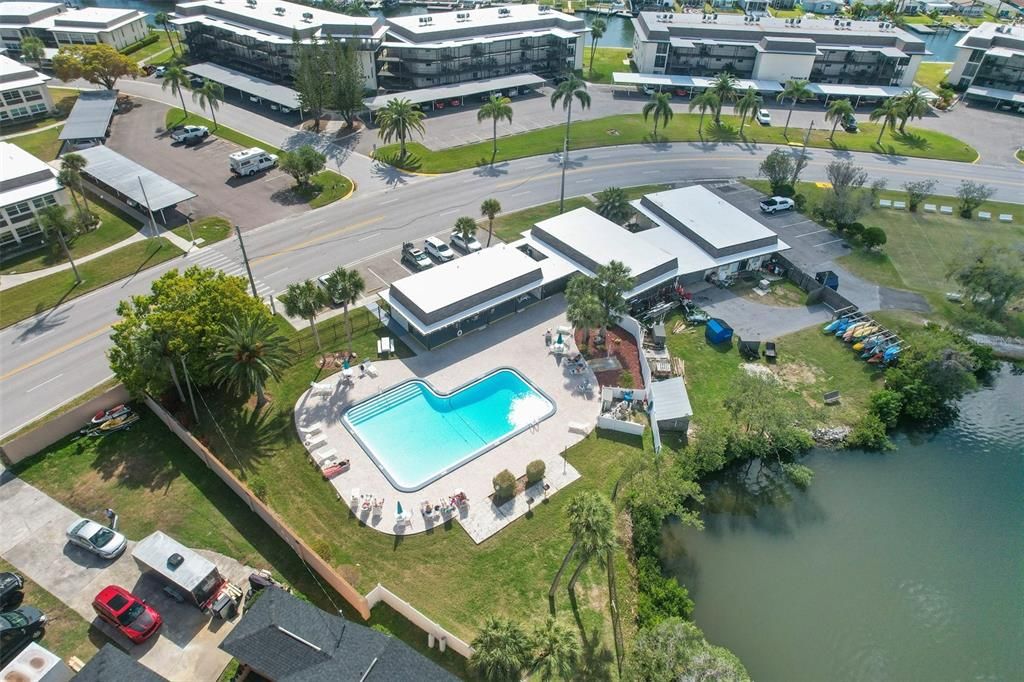 For Sale: $105,000 (1 beds, 1 baths, 816 Square Feet)