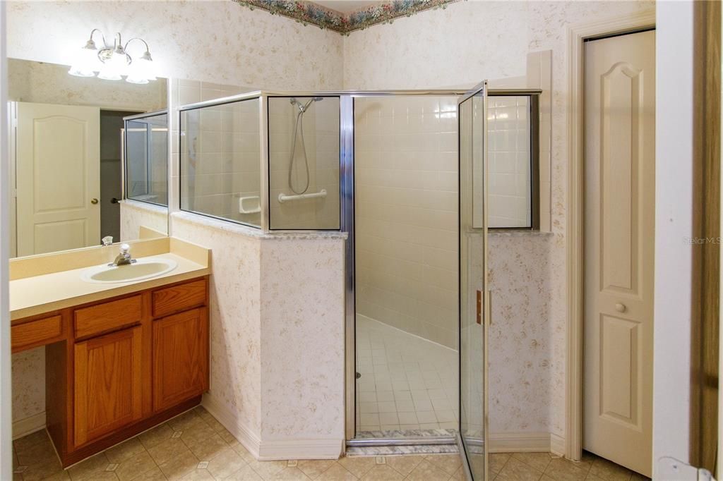 For Sale: $337,000 (2 beds, 2 baths, 1726 Square Feet)