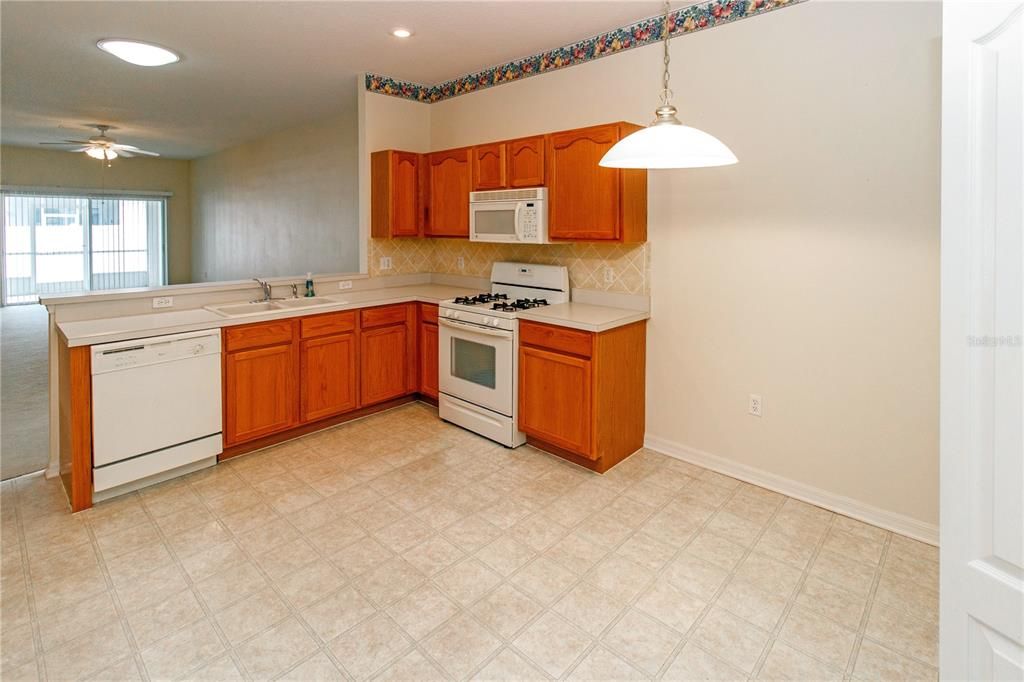 For Sale: $337,000 (2 beds, 2 baths, 1726 Square Feet)