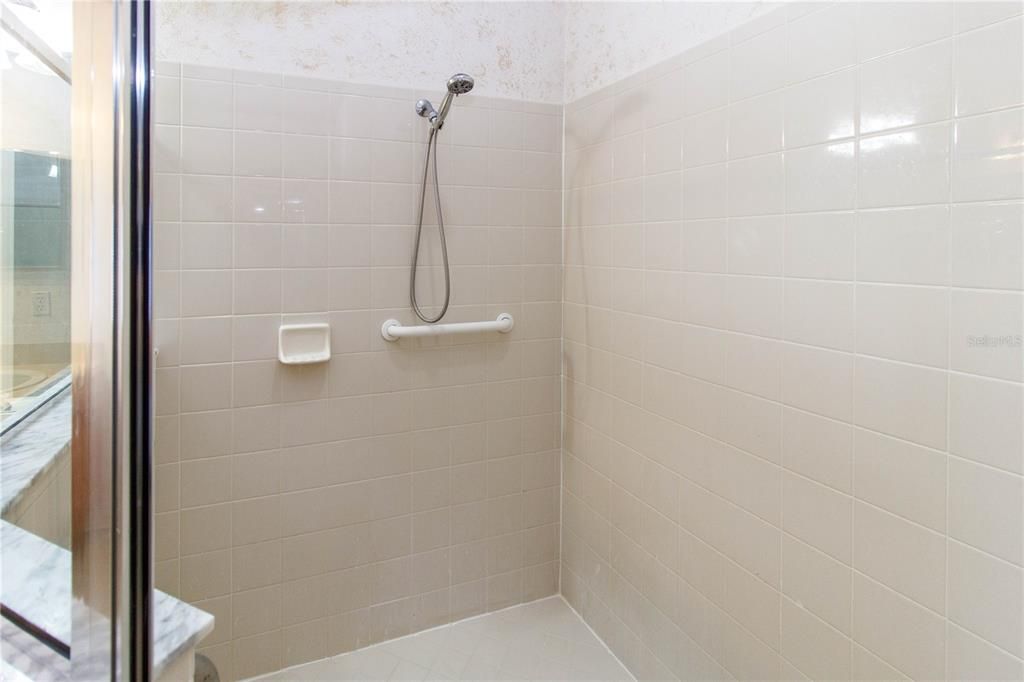 For Sale: $337,000 (2 beds, 2 baths, 1726 Square Feet)
