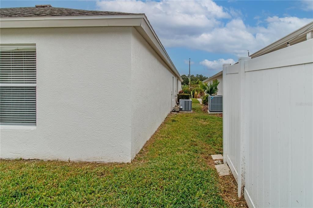 For Sale: $337,000 (2 beds, 2 baths, 1726 Square Feet)