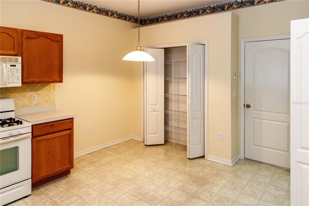 For Sale: $337,000 (2 beds, 2 baths, 1726 Square Feet)