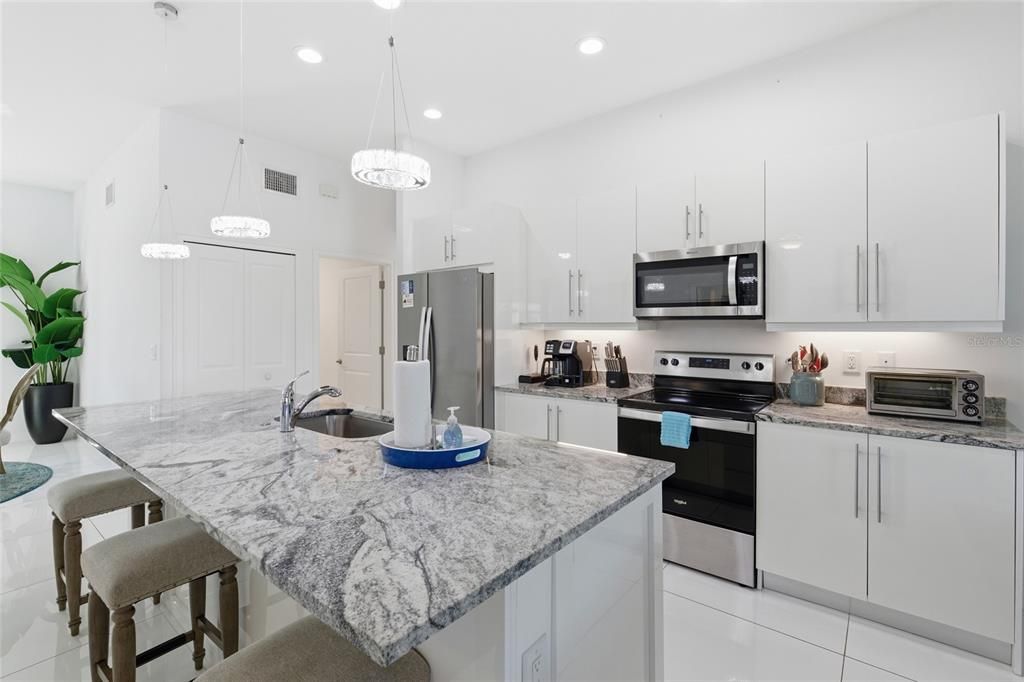 For Sale: $510,000 (3 beds, 2 baths, 1734 Square Feet)