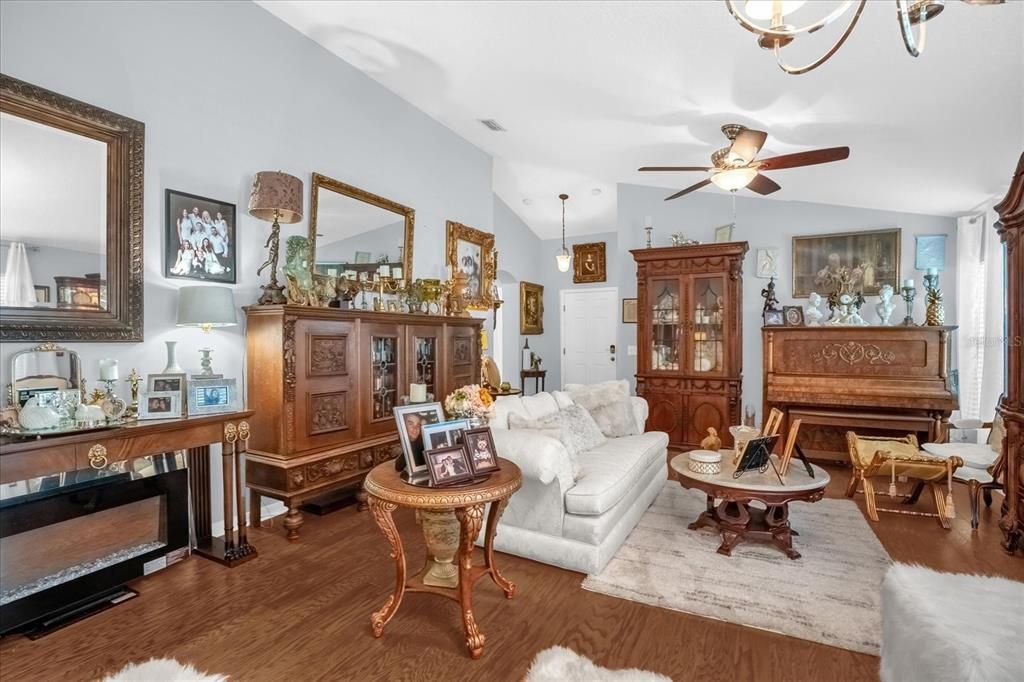 For Sale: $540,000 (4 beds, 2 baths, 1975 Square Feet)