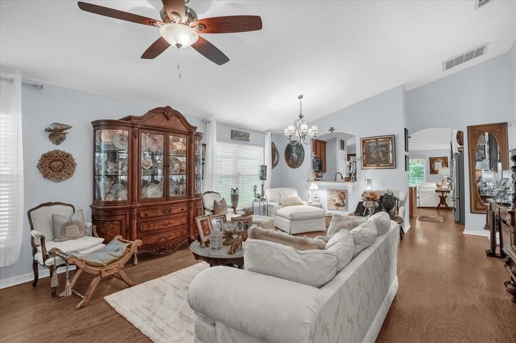 For Sale: $540,000 (4 beds, 2 baths, 1975 Square Feet)