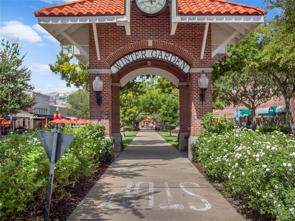 For Sale: $540,000 (4 beds, 2 baths, 1975 Square Feet)