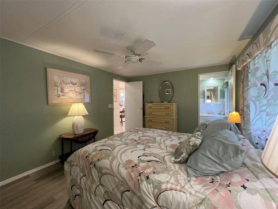 For Sale: $152,500 (2 beds, 2 baths, 1219 Square Feet)