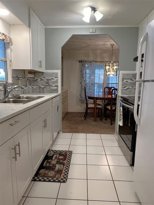 For Sale: $152,500 (2 beds, 2 baths, 1219 Square Feet)