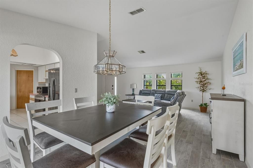 待售: $497,000 (3 贝兹, 2 浴室, 2115 平方英尺)