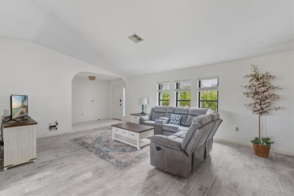 待售: $497,000 (3 贝兹, 2 浴室, 2115 平方英尺)