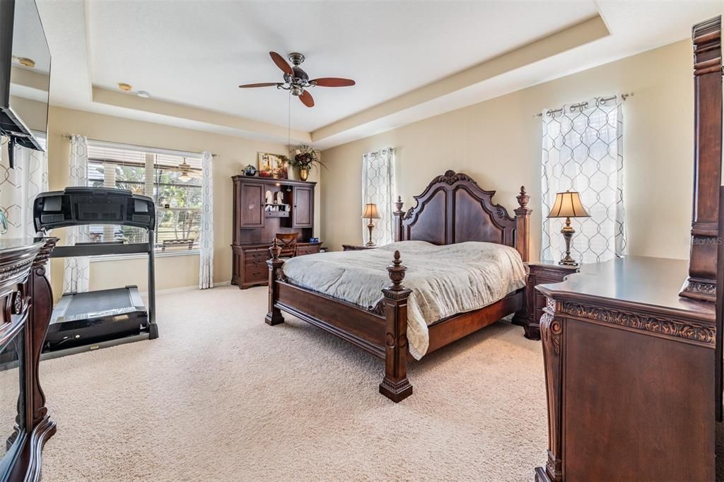 合同活跃: $590,000 (3 贝兹, 3 浴室, 2967 平方英尺)