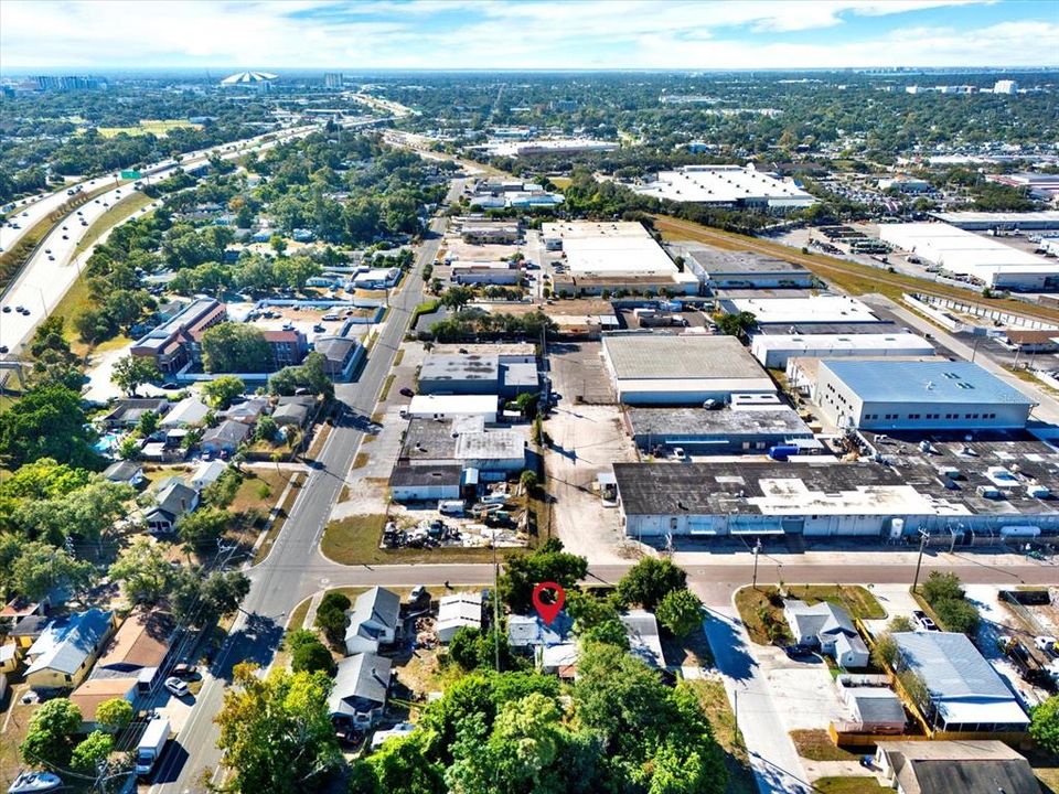 For Sale: $165,000 (2 beds, 1 baths, 672 Square Feet)