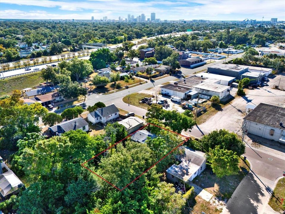 For Sale: $165,000 (2 beds, 1 baths, 672 Square Feet)