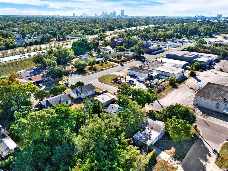 For Sale: $165,000 (2 beds, 1 baths, 672 Square Feet)